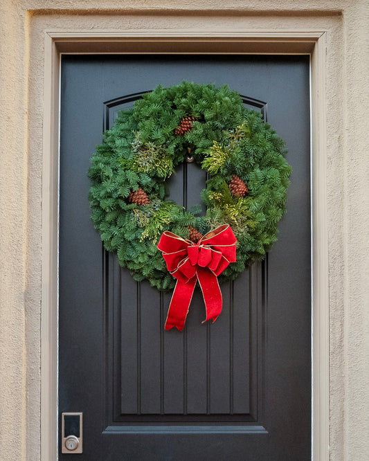 Yuletide Classic 26" Fresh Wreath